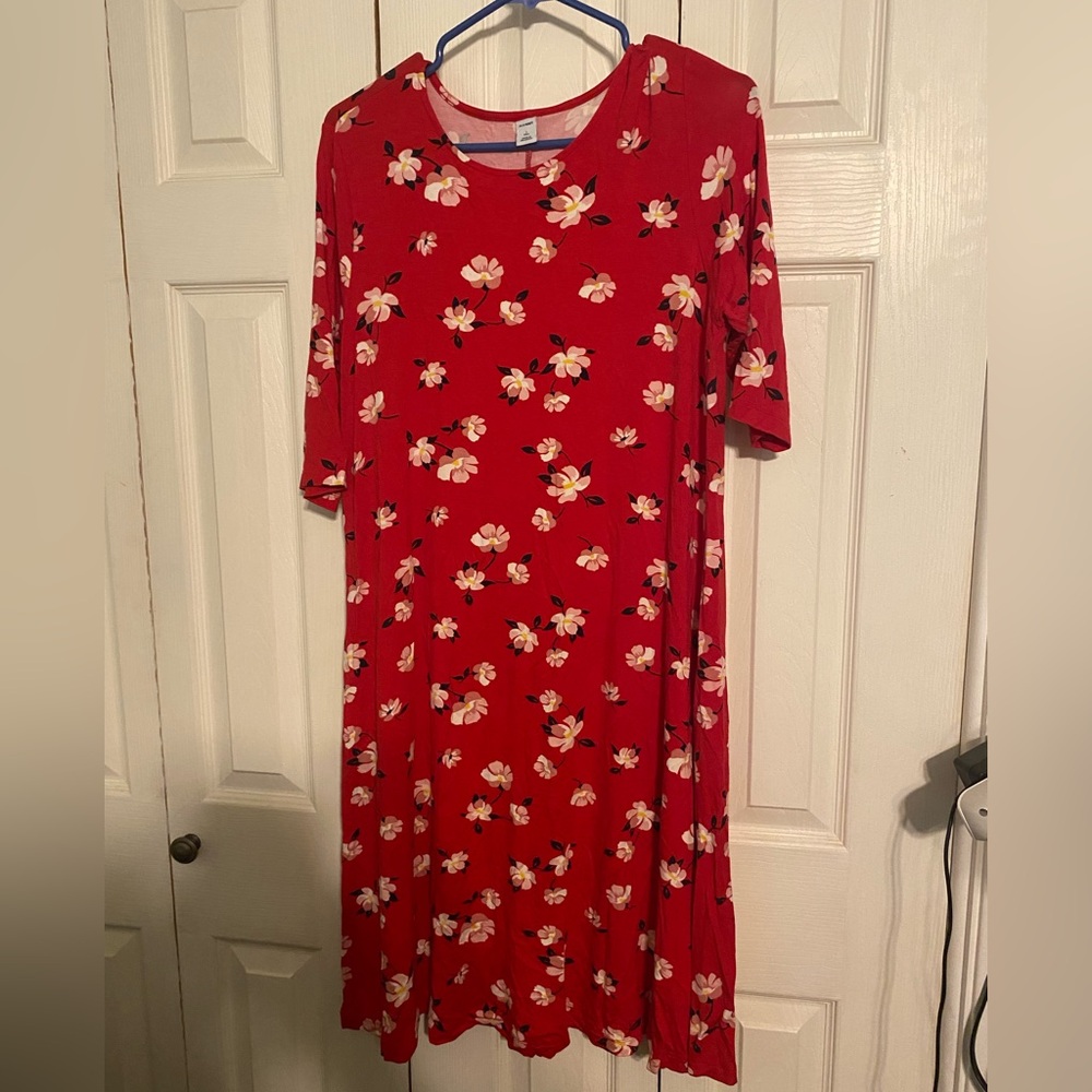 Old Navy Red Casual Sundress with Crew Neck and 3/4 Sleeves